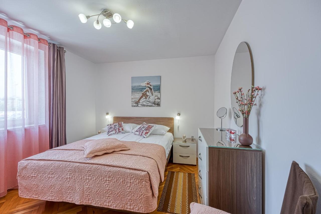 Apartment Mirjana โปเรช ภายนอก รูปภาพ