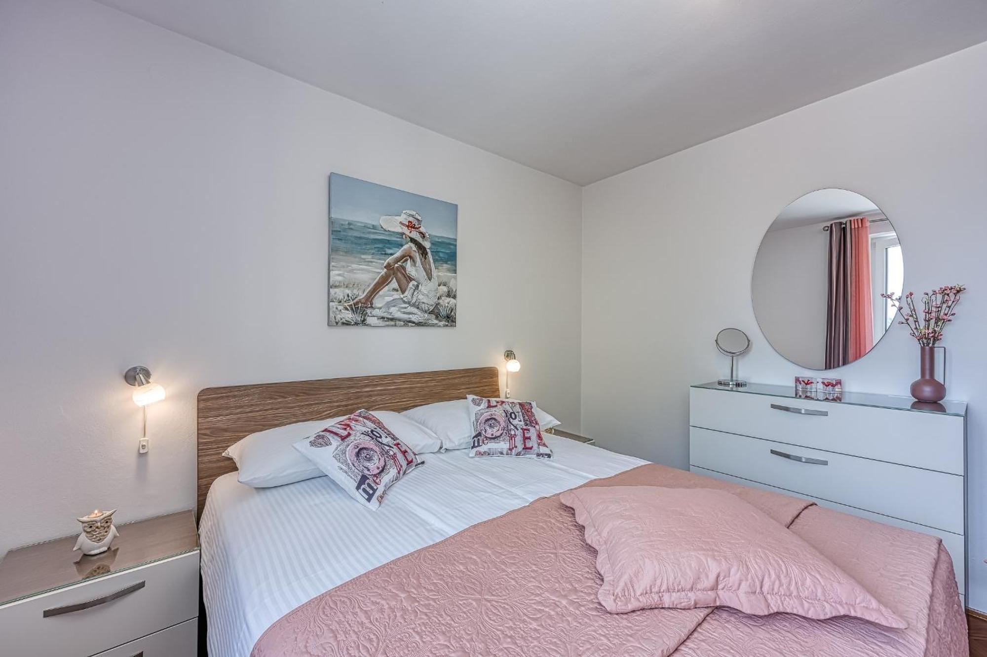 Apartment Mirjana โปเรช ภายนอก รูปภาพ