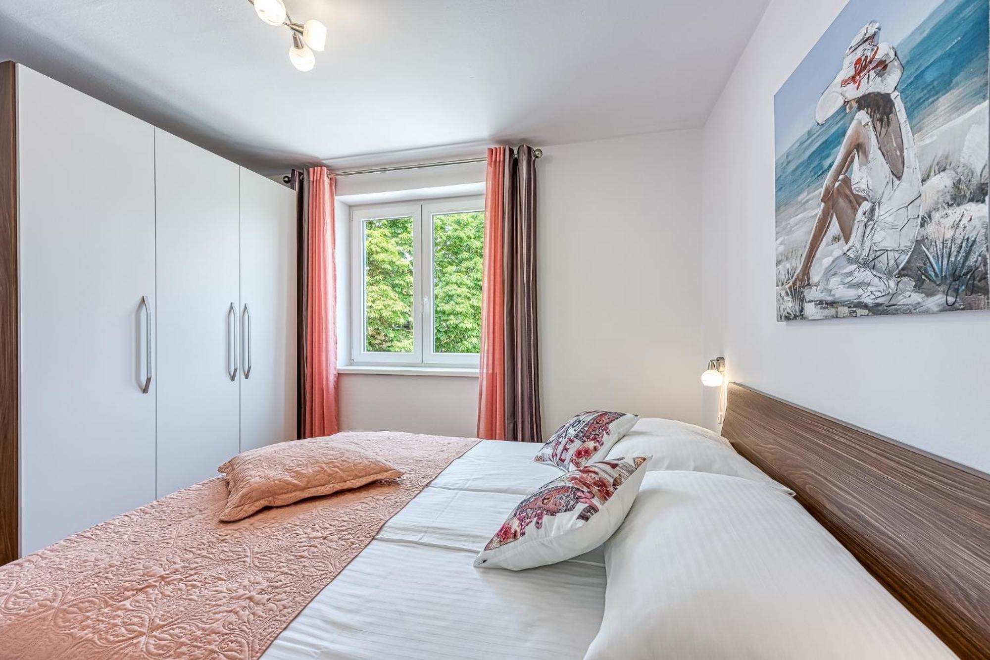 Apartment Mirjana โปเรช ภายนอก รูปภาพ