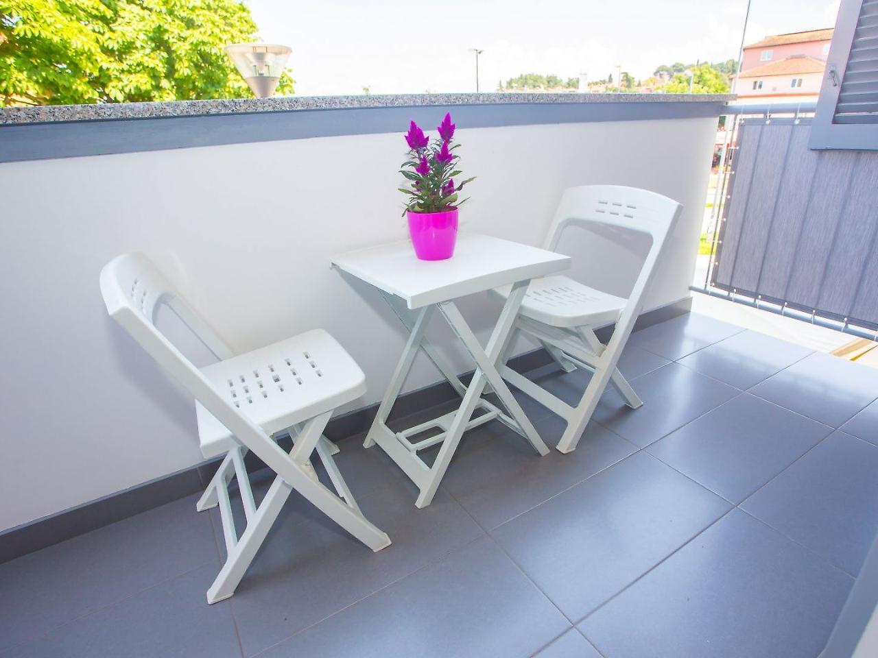 Apartment Mirjana โปเรช ภายนอก รูปภาพ